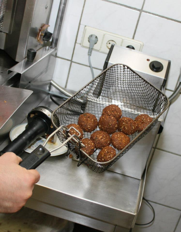 269650_551176498238513_61134665_n